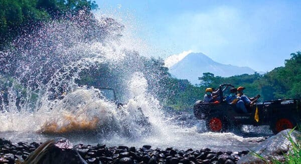 Serunya Petualangan Lava Tour di Yogyakarta: Menyusuri Jejak Letusan Gunung Merapi