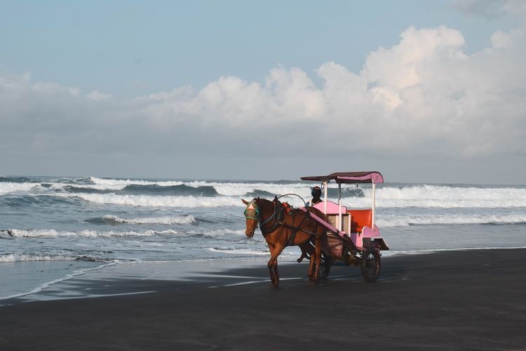 Fakta dan Mitos Pantai Parangtritis yang Perlu Kamu Ketahui!