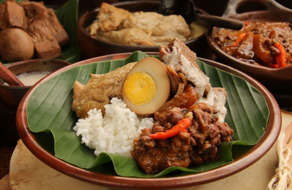 5 Warung Gudeg Terdekat dari Malioboro Jogja