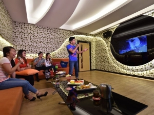 12 Tempat Karaoke Popular di Jogja, Beserta Info Fasilitas dan Tarif